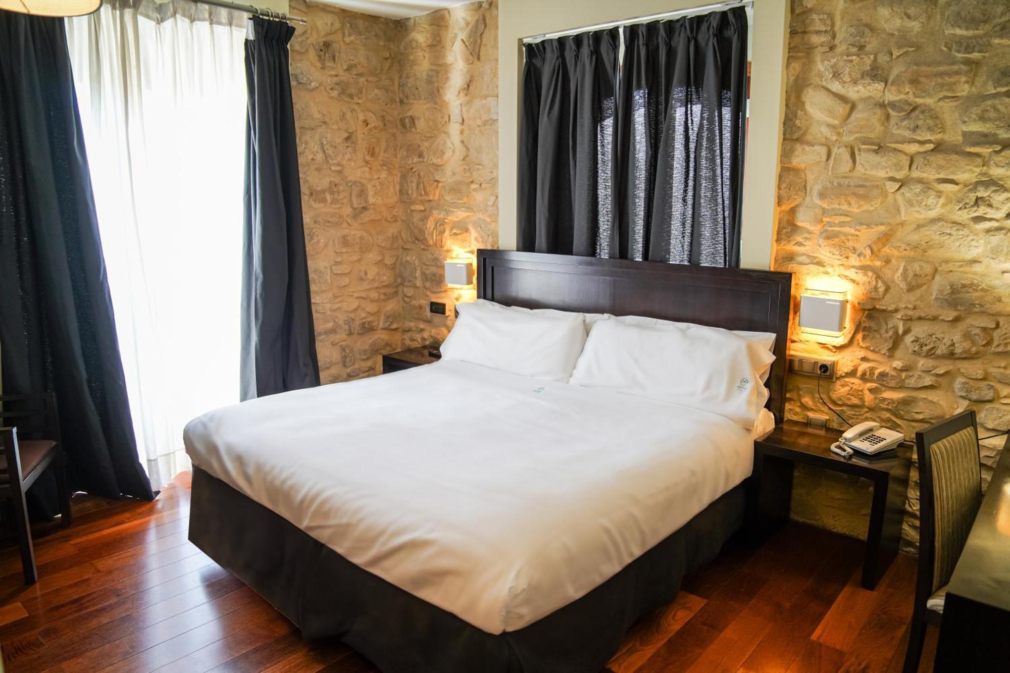 Hotel Baeza Monumental By Eme Hoteles المظهر الخارجي الصورة